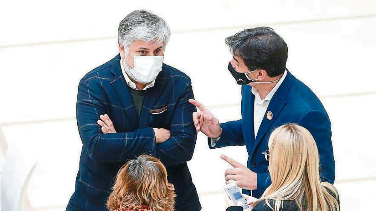 La campaña de un pacto y mil reproches