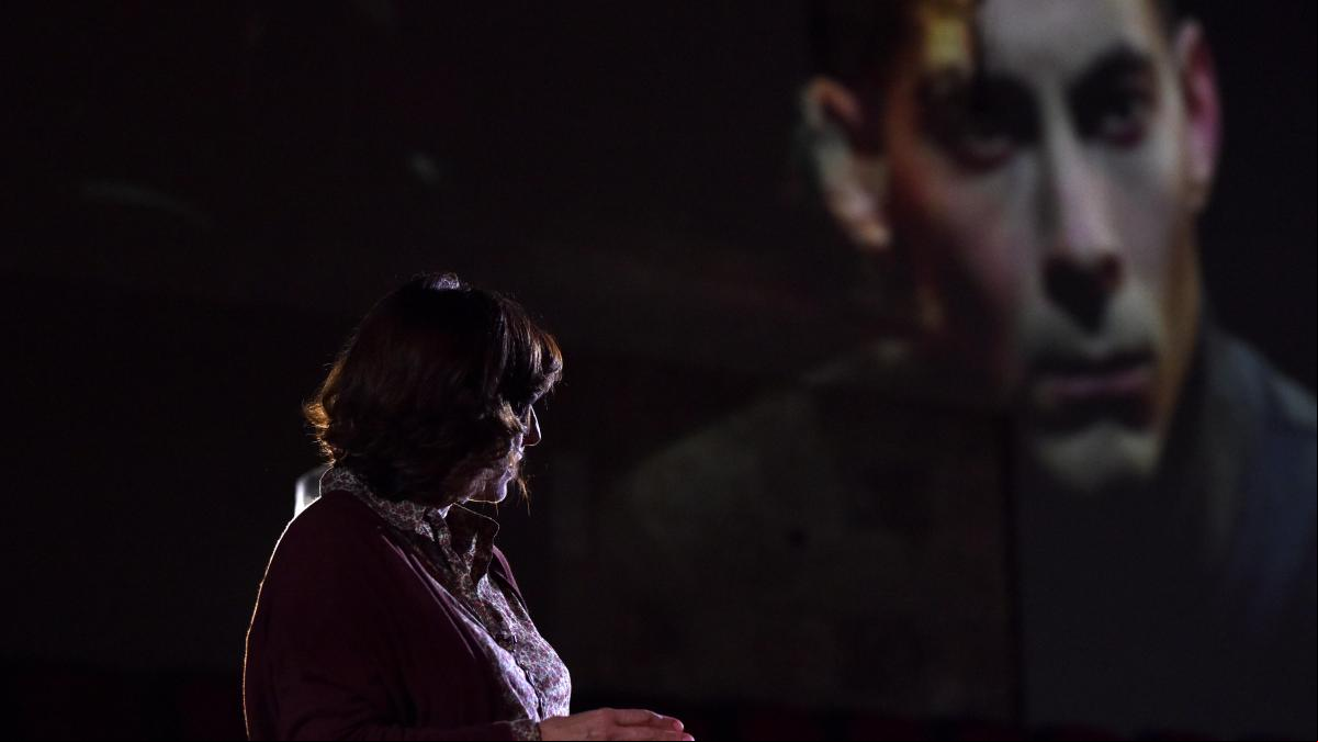 Clara Segura empuña la voz de la Nobel Svetlana Alexiévich