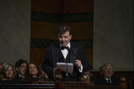 Javier Cercas, durante su discurso esta noche en la RAE