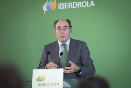 El presidente de Iberdrola, Ignacio Sánchez Galán, durante su intervención en la inauguración de la planta Andévalo de Iberdrola, primer proyecto fotovoltaico de la compañía en Andalucía. En Puebla de Guzmán (Huelva, Andalucía, España), a 30 de septiembre de 2020. 30 SEPTIEMBRE 2020 María José López / Europa Press 30/09/2020
