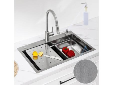 Fregadero de acero inoxidable con dispensador de jabón