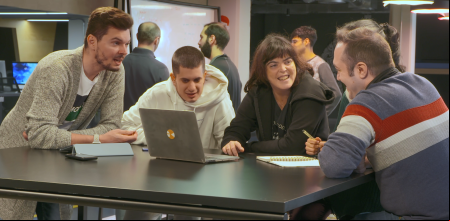 El Campus se caracteriza por su diversidad y por promover el talento STEM entre todas las personas con una metodología de aprendizaje basada en la cooperación entre estudiantes