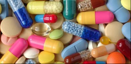 Pástillas, píldoras, probióticos, suplementos, fármacos.