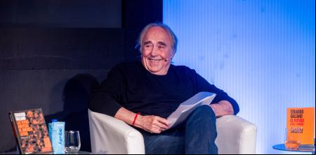 Joan Manuel Serrat recibirá el premio KM 13.774 por tender puentes entre Catalunya y América