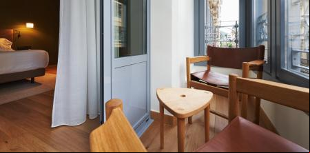 El hotel boutique de San Sebastián sin cuadros ni recepción que transporta a un acogedor caserío