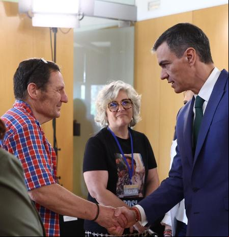 Las víctimas de la dana arrancan en una larga reunión más compromisos de Sánchez
