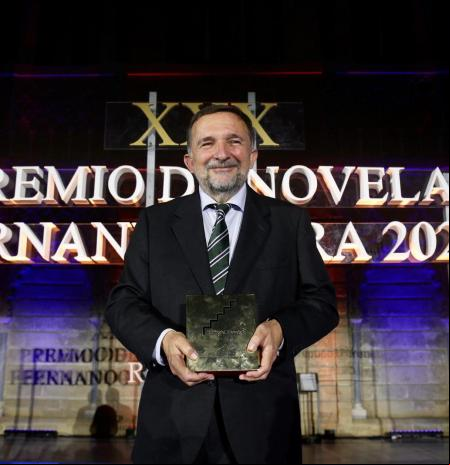 Sergio Vila-Sanjuán gana el premio Fernando Lara con un nuevo homenaje a Barcelona