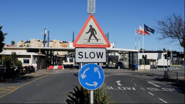 Gibraltar permitirá pasear sin mascarilla y abrirá los bares hasta las dos de la madrugada