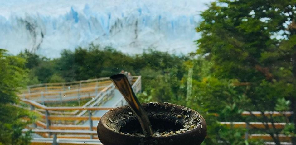 Mate con vistas al Glaciar Perito Moreno