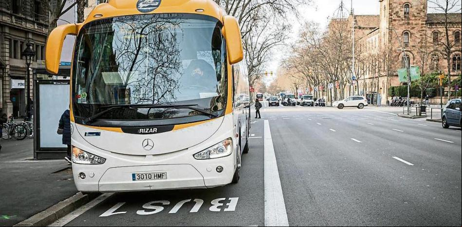 La Gran Via absorbe los buses de ronda Universitat