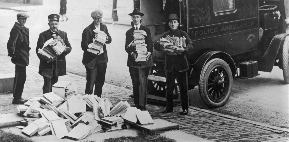 Fuego, papel y tijera: historia de los libros perdidos