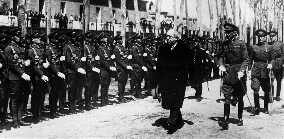 Azaña contra la Academia Militar de Zaragoza