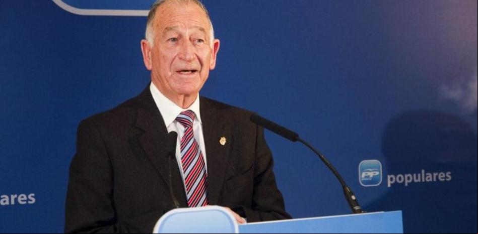 Gabriel Amat, el todopoderoso líder del PP en Almería, renuncia a la reelección Gabriel Amat, el todopoderoso líder del PP en Almería, renuncia a la reelección