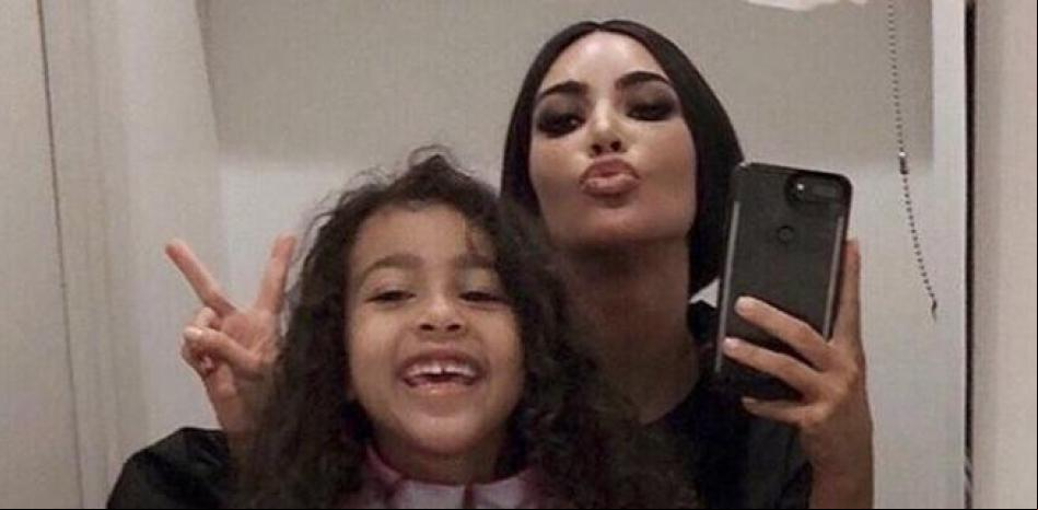 Kim Kardashian presume de lo bien que pinta su hija y nadie le cree
