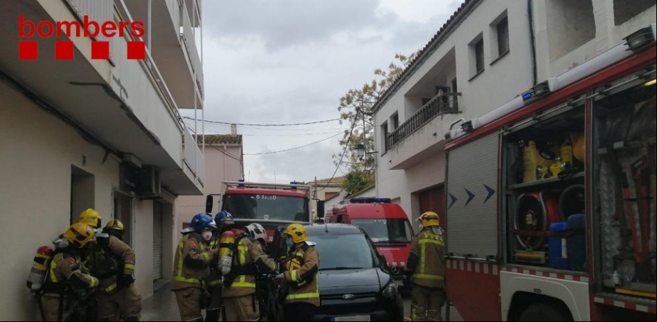 Rescatadas cuatro personas de un incendio en una vivienda de Amer