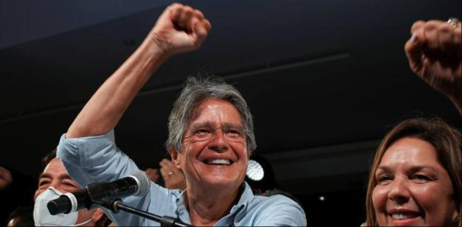 El banquero derechista Guillermo Lasso gana la presidencia de Ecuador y entierra al correísmo
