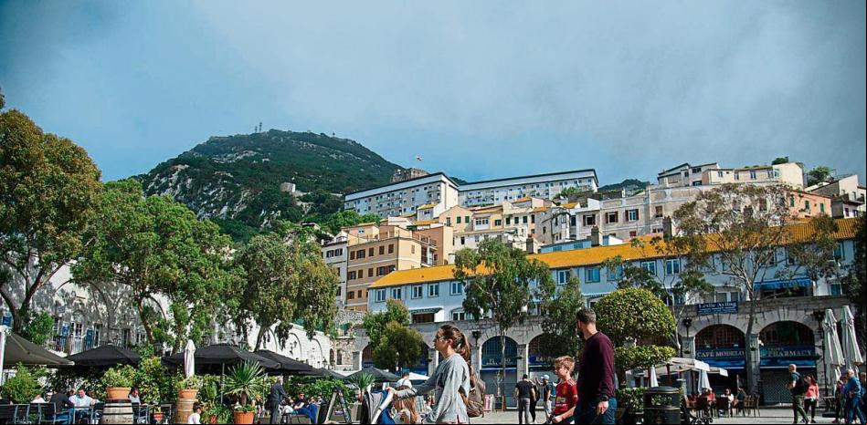 La Junta vigila para que la variante india no llegue a Andalucía a través de Gibraltar
