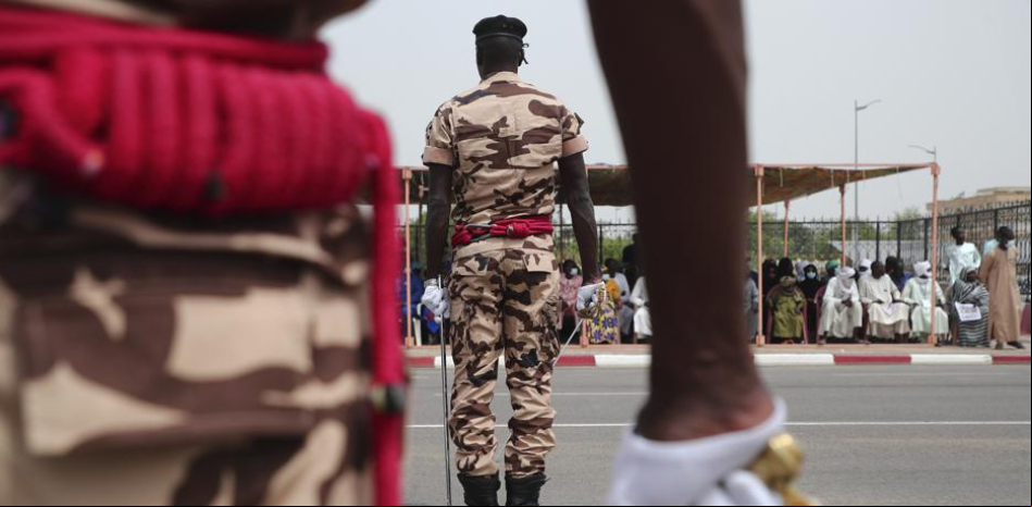 Francia no dejará caer a Chad