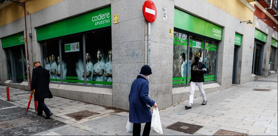 Lavapiés: porras, apuestas y Dunkin donuts
