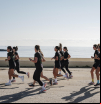Más deporte, menos alcohol: la generación Z cambia las discotecas por clubs de running y crossfit