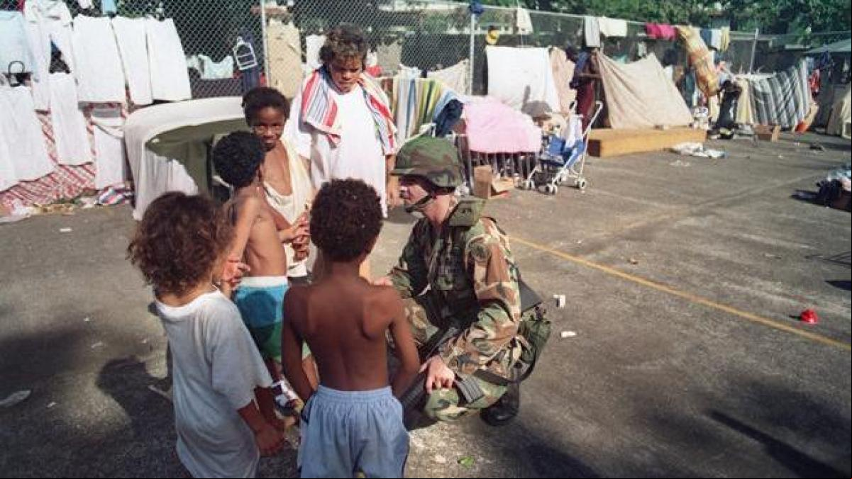 Los jóvenes ponen en duda el relato de la causa justa en el aniversario de la invasión de Panamá
