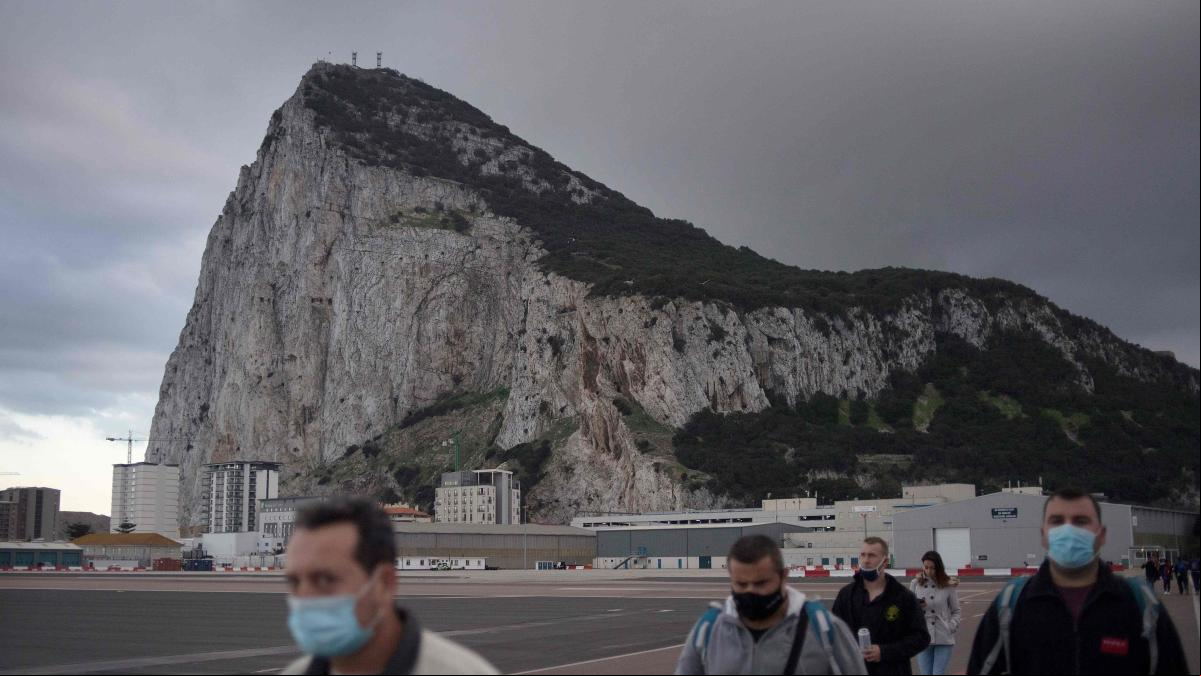 Incidente entre patrulleras de Gibraltar y una lancha de la Guardia Civil en Algeciras Incidente entre patrulleras de Gibraltar y una lancha de la Guardia Civil en Algeciras