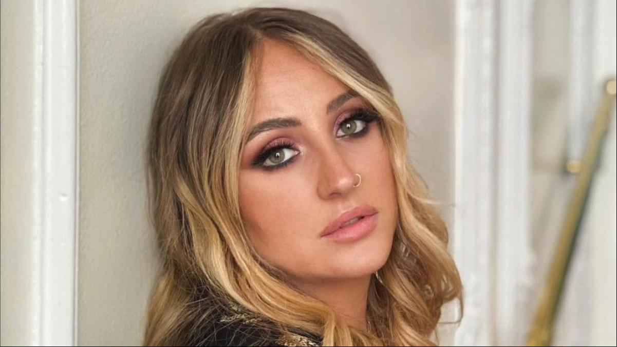 Rocío Flores reacciona a la reaparición de su madre en televisión con un guiño a su padre