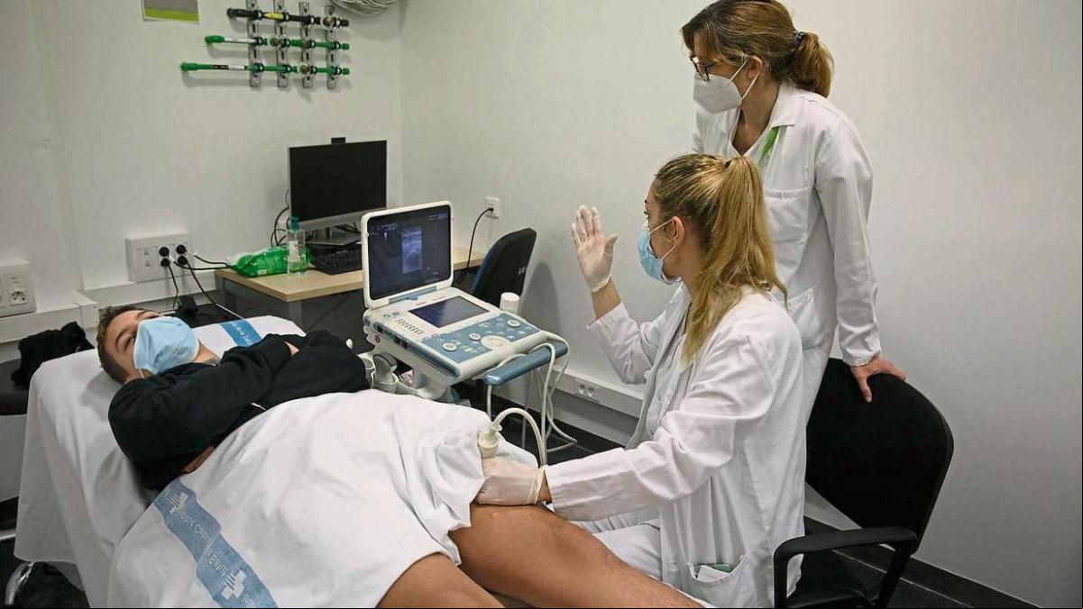 Reclutan voluntarios para probar un fármaco para aliviar la covid persistente