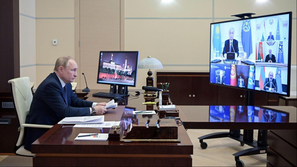 Putin asegura que las tropas enviadas a Kazajistán se retirarán cuando cumplan con su misión