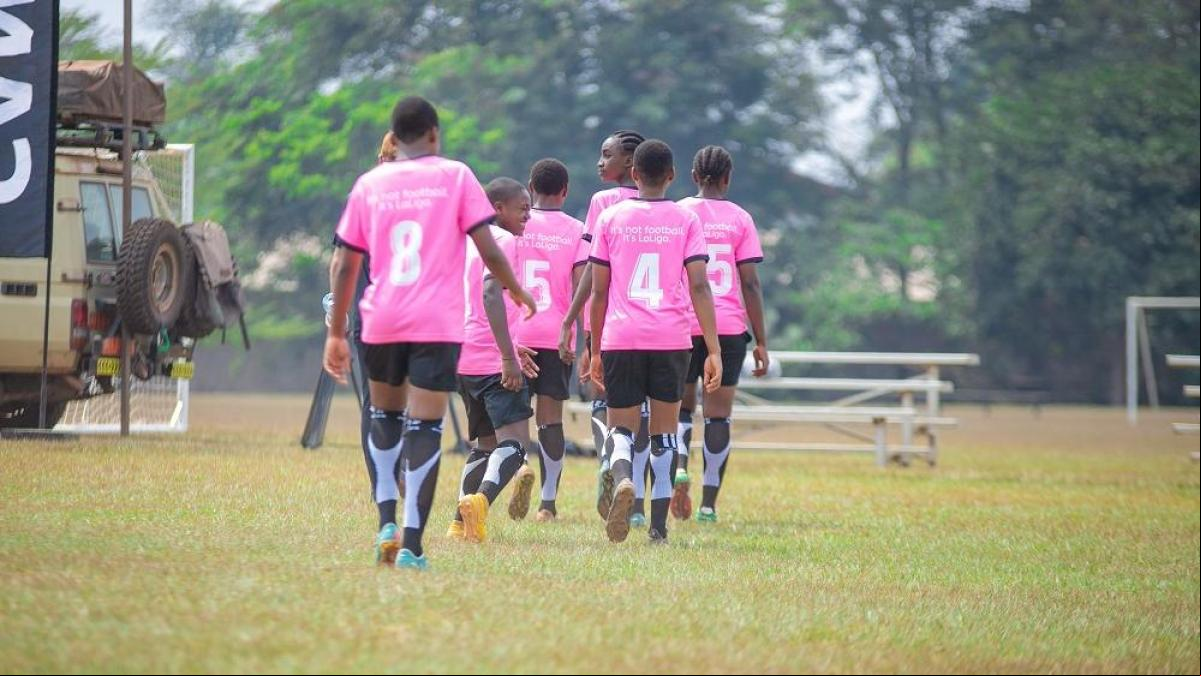 El fútbol da un paso de gigante por la igualdad de las niñas en Camerún
