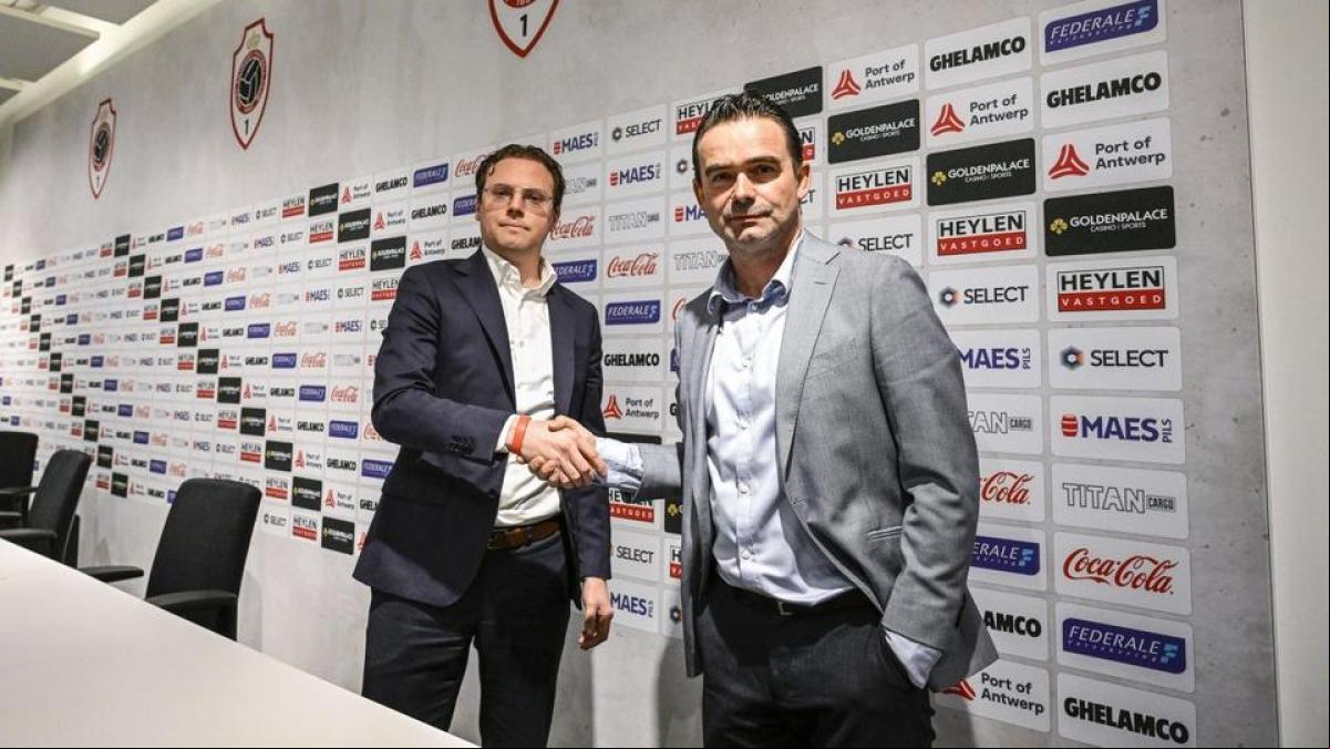 Overmars ficha por el Amberes: Lo que pasó en Ámsterdam no se reproducirá