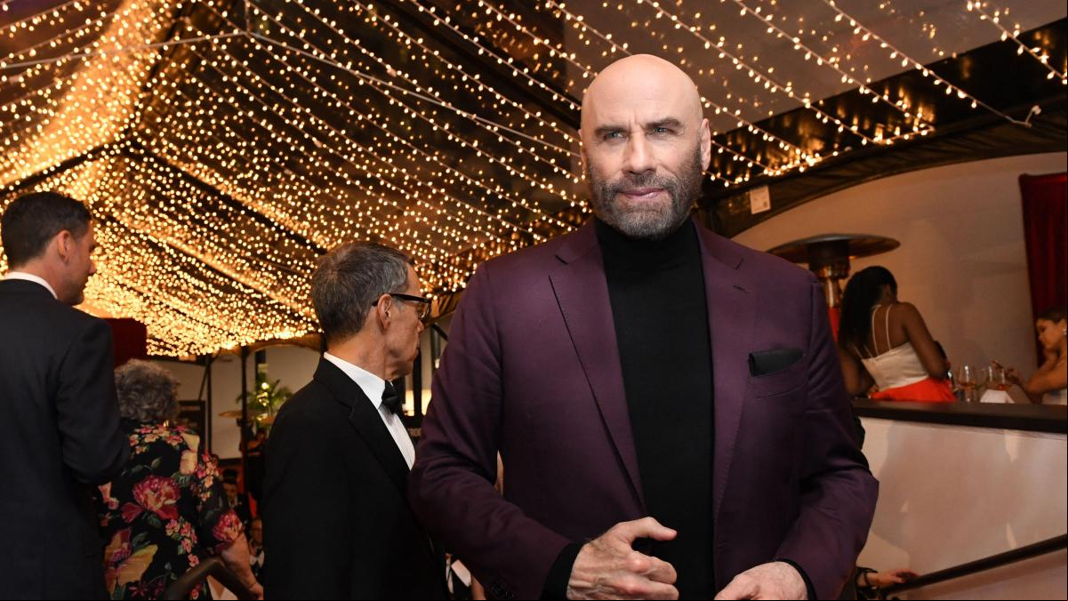 Un alto cargo de la Cienciología desvela en un libro que vio a John Travolta besar a un masajista
