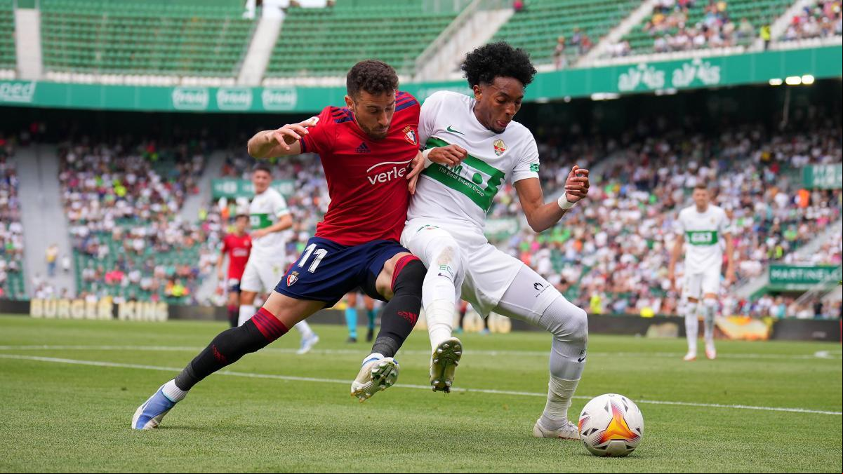 El Elche salva el empate en un accidentado partido ante Osasuna