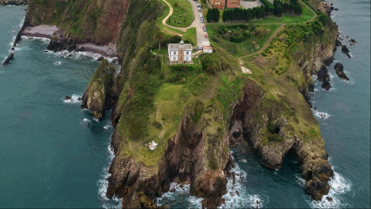 ¿Conoces el faro de la Punta del Cuerno?