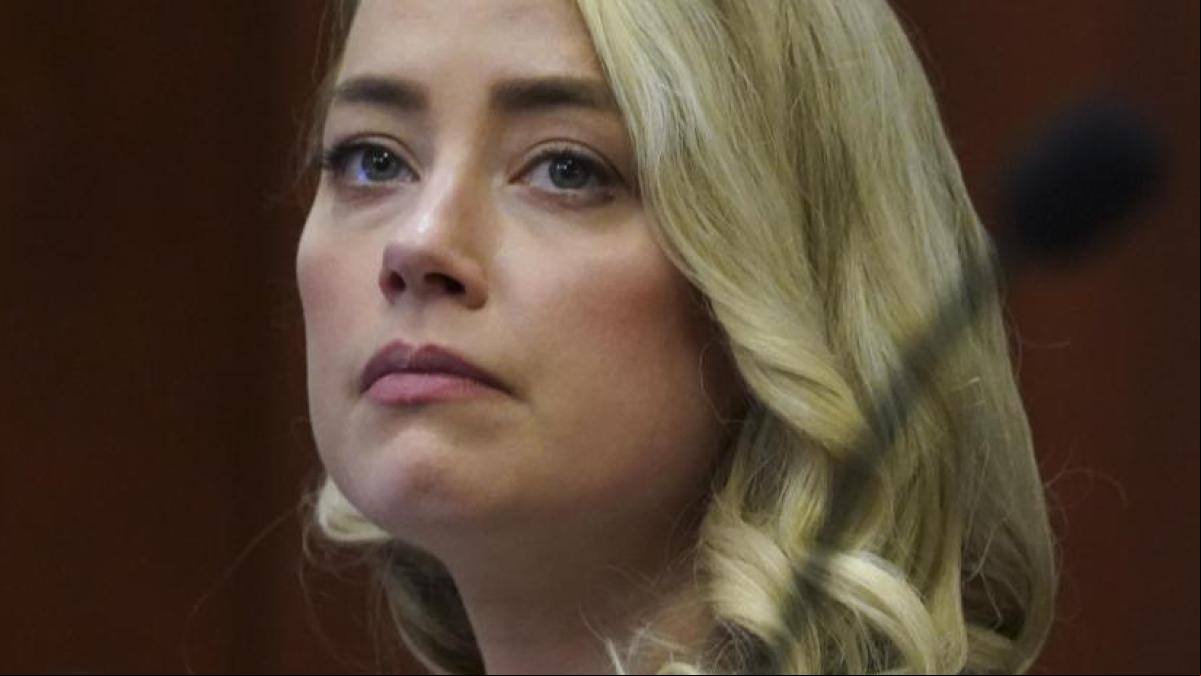 Amber Heard explica su versión sobre las heces encontradas en la cama de Johnny Depp