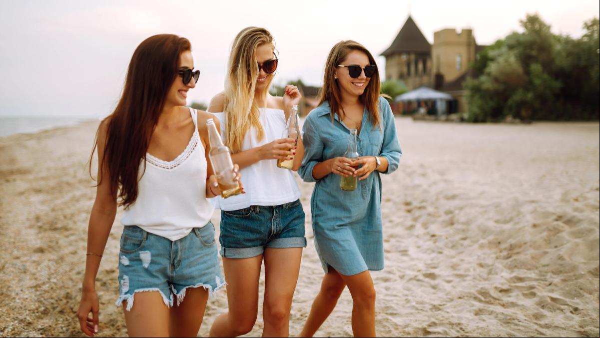 Levis, Pepe Jeans o Tommy Hilfiger: 10 ofertas en camisetas básicas y útiles para el día a día