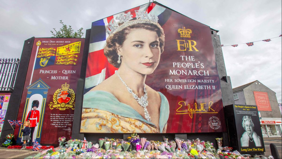 Harrods, icono imperial británico de propiedad qatarí, despide a su manera a Isabel II