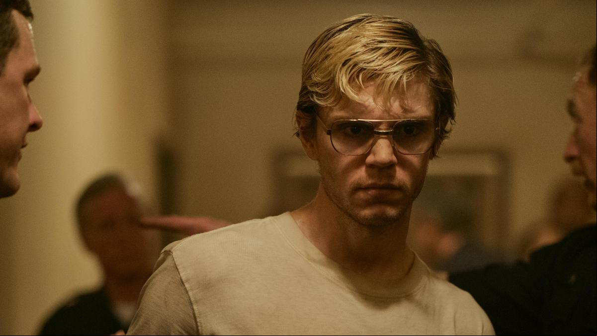 Ryan Murphy, creador de Dahmer, se opuso a que eliminaran la etiqueta LGTBIQ+ de Netflix