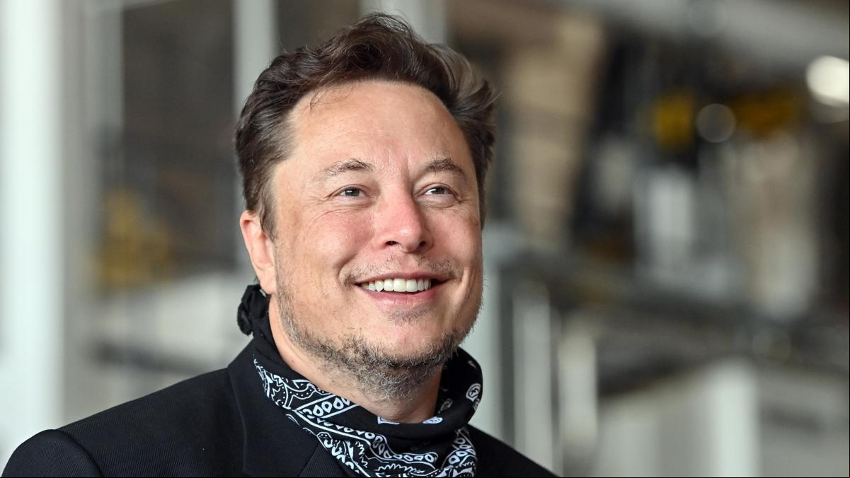 Elon Musk da las gracias a Cook por recibirle en “sus bonitas oficinas” de Cupertino