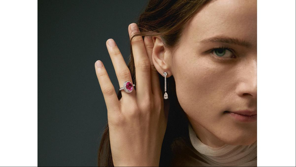 Piedras de color y diamantes: el regalo más brillante y sorprendente para esta Navidad está en Suarez