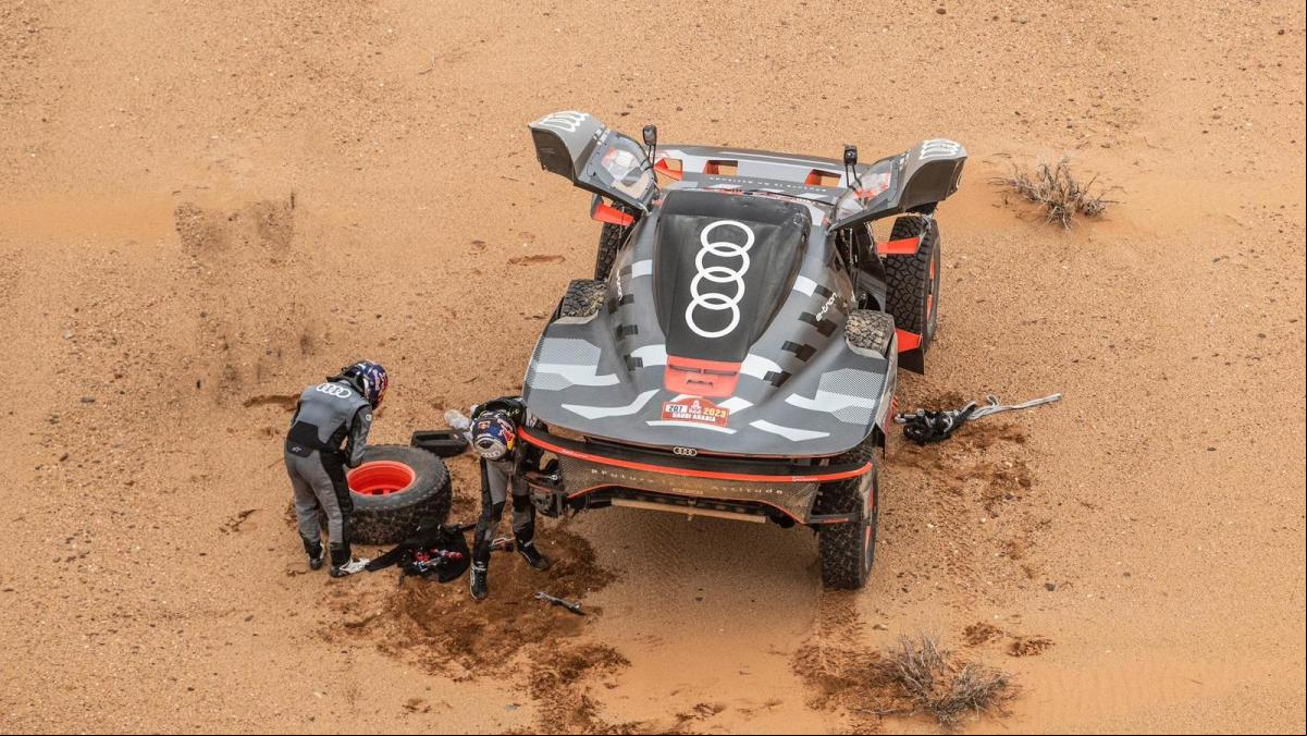 Carlos Sainz se complica el Dakar al perder 35 minutos con Al Attiyah