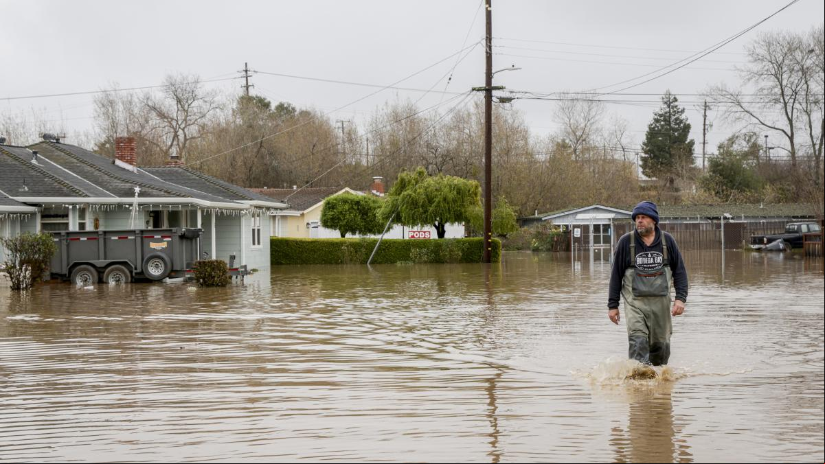 California, al límite: evacuaciones masivas, inundaciones y más lluvias en las próximas horas