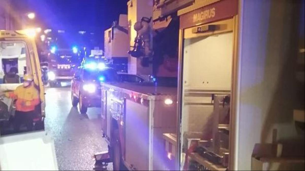 Un muerto y un herido crítico en un incendio en un piso de Figueres