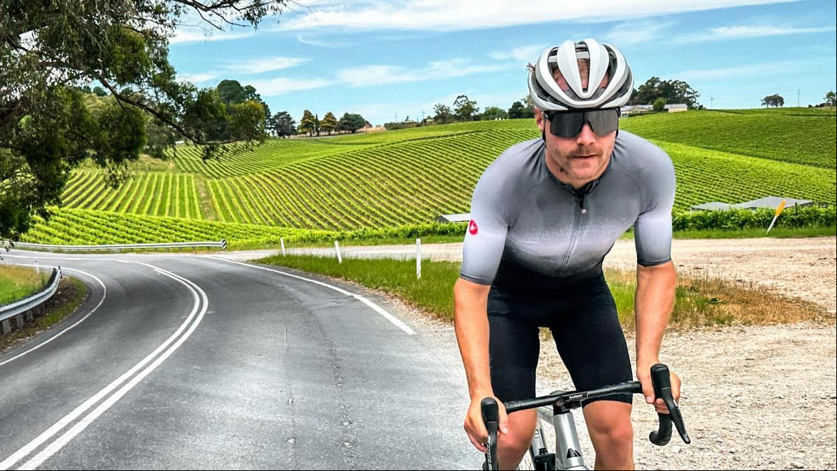 Valtteri Bottas prepara la temporada de Fórmula 1 sobre la bicicleta
