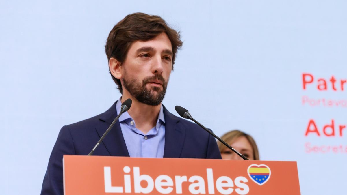 Vázquez pedirá que Puigdemont se quede sin sueldo ni derecho a voto en el Parlamento europeo