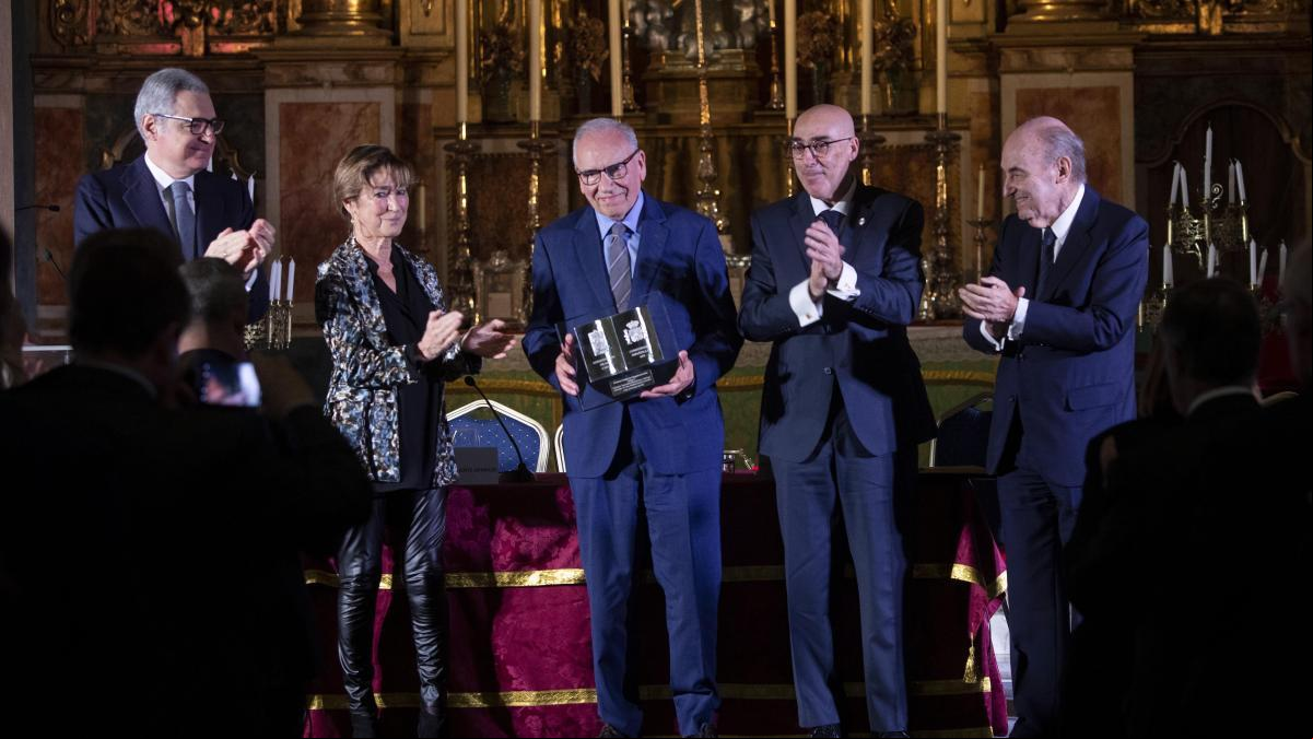 Guerra ve tibia y escasamente constitucional la respuesta al atentado del independentismo
