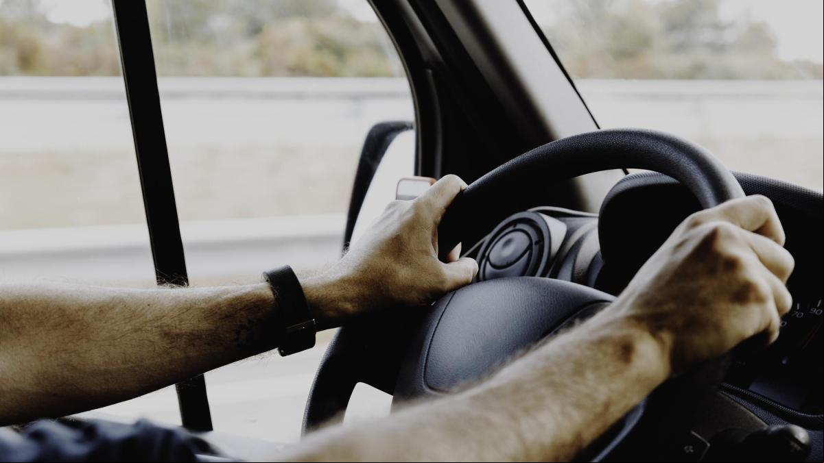 Así puedes detectar fácilmente un fallo en la dirección de tu coche
