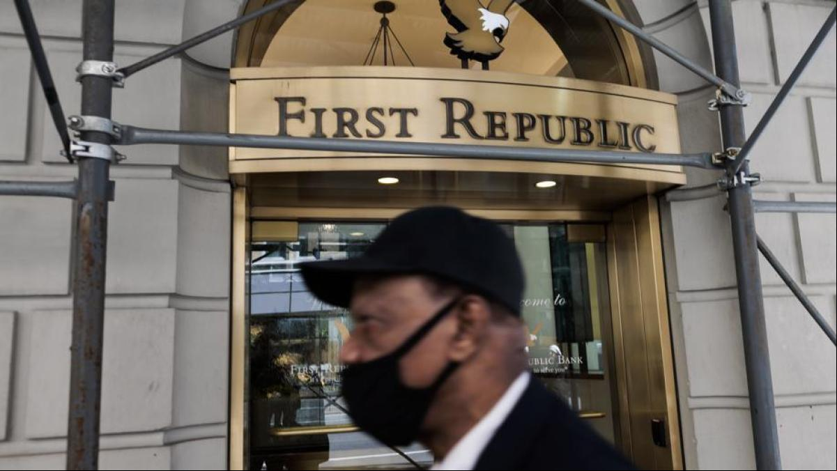El plan para salvar First Republic Bank incluye la aportación de 30.000 millones de dólares