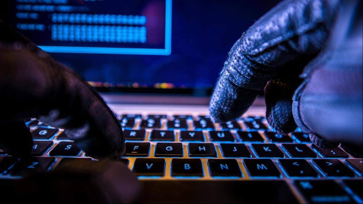 Un hacker se infiltra en la web de subastas del gobierno de EE.UU. y compra tres coches por tres dólares