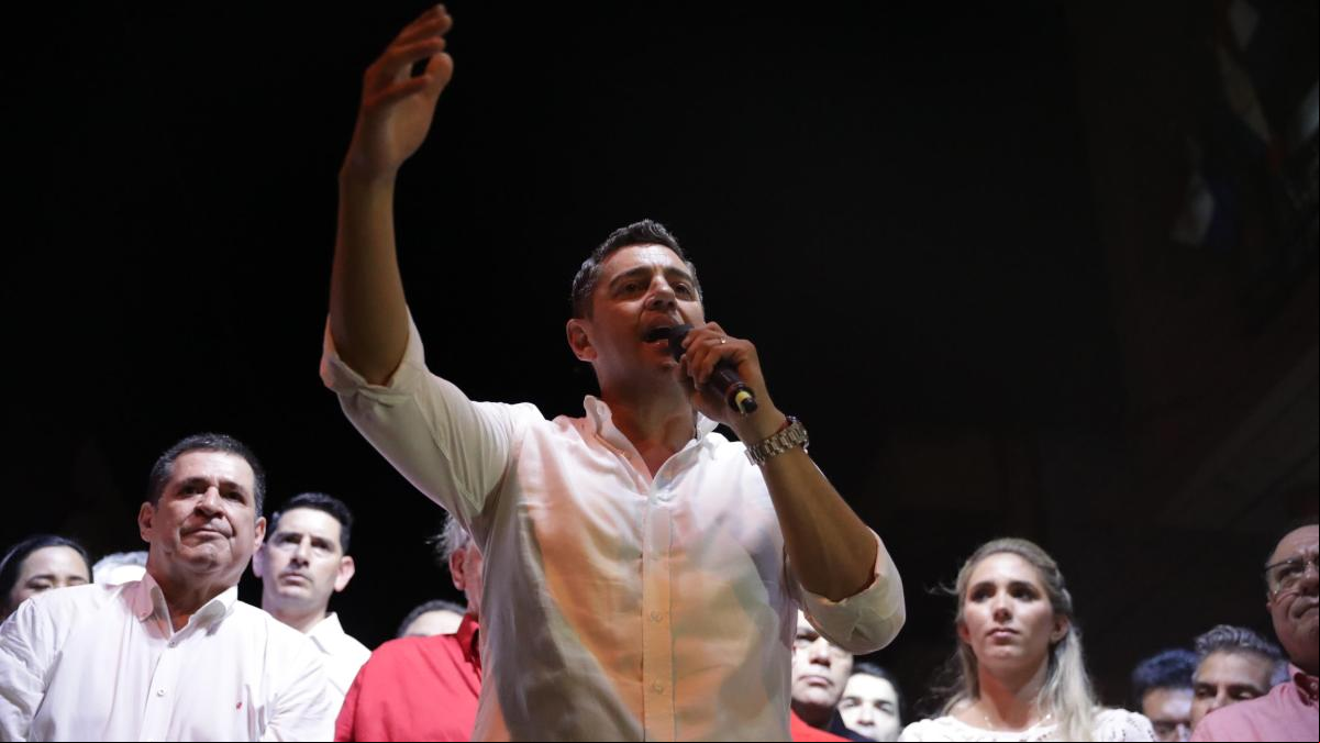 Santiago Peña, del Partido Colorado, gana las elecciones presidenciales de Paraguay